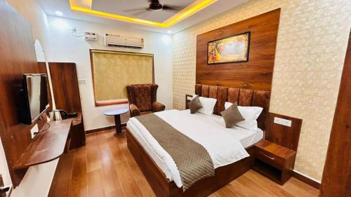 Double Room with Mountain View