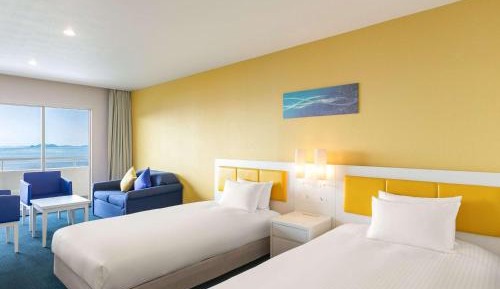 Mediterranean Style Standard Room with Two Single Beds and One Extra Bed - Ocean/Sea View