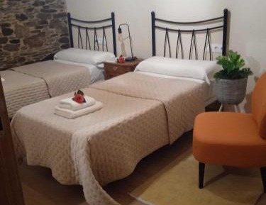 Twin Room with Shared Bathroom