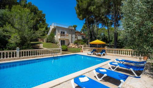 Villa with Garden View