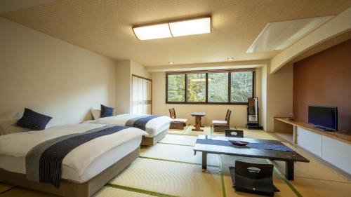 Twin Room with Mountain View