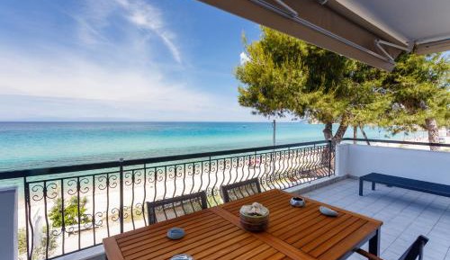 Two-Bedroom Apartment with Balcony and Sea View