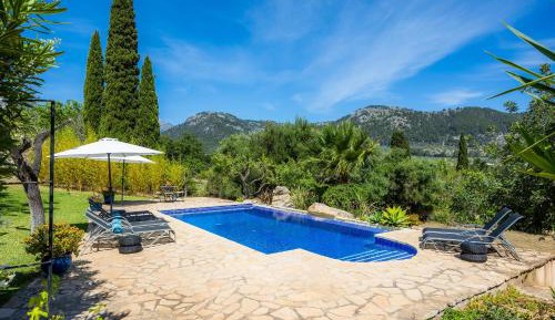 Villa with Garden View