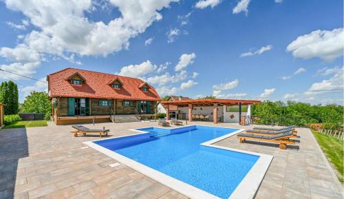 Four-Bedroom Vacation Home