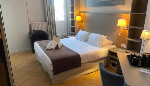 Comfort Room with Bath