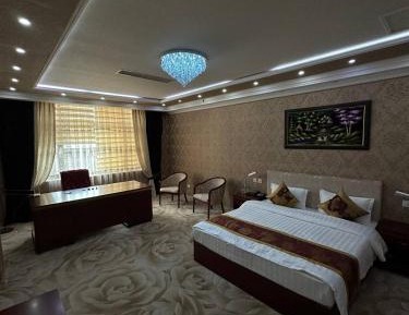 Deluxe Suite with Spa Bath