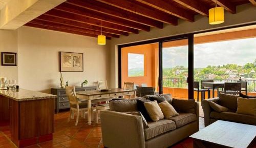 Three-Bedroom Apartment with Balcony