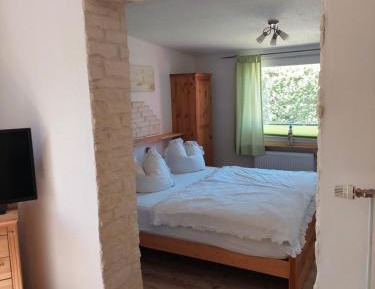 Deluxe Room (2 Adults + 1 Child)