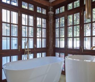 King Suite with Pool View