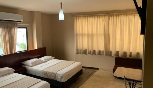 Deluxe Family Room