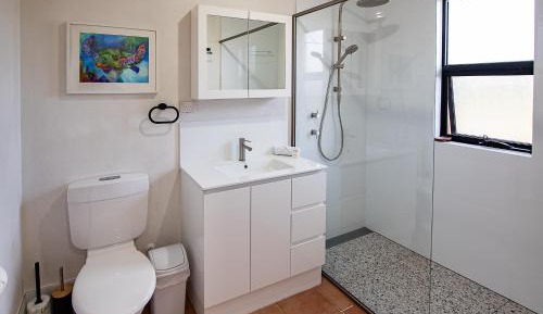 Sandpiper - Two Bedroom Cottage with Loft