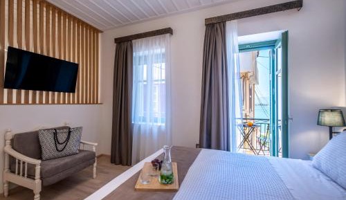 Deluxe Double Room with Balcony and Sea View