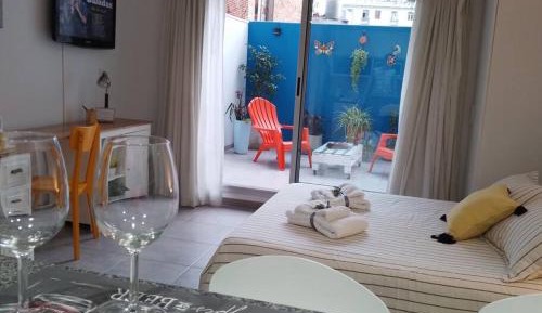 Studio Apartment with One Double Bed