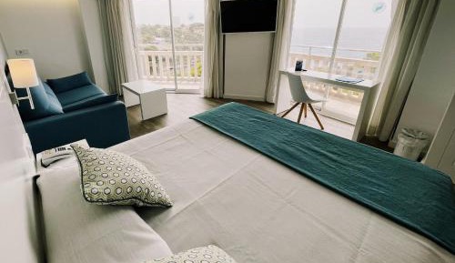 Junior Suite with Sea View (2 Adults + 1 Child)