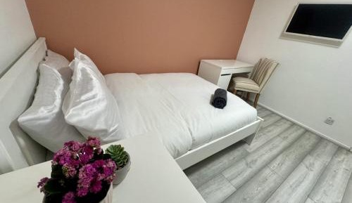 Double Room with Shared Bathroom