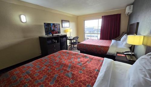 Queen Room with Two Queen Beds - Non-Smoking