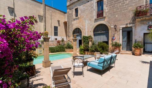 Villa with Garden View