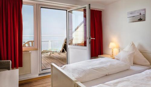 Double Room with Balcony and Sea View