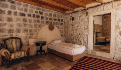 Family Room with Garden View
