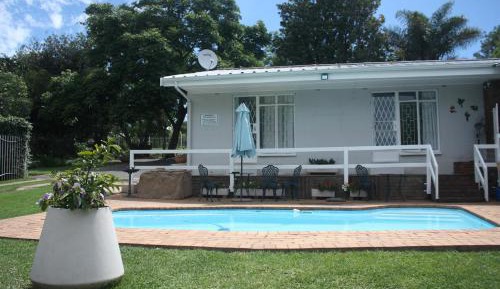 Deluxe Double or Twin Room with Garden and Pool View