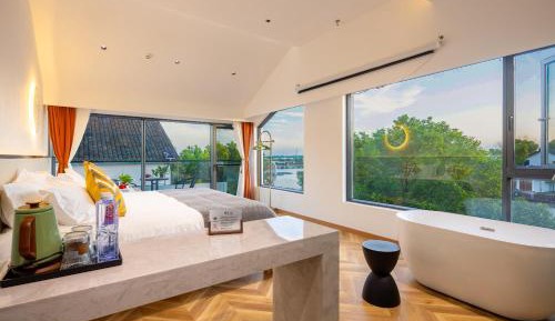 Double Room with Lake View