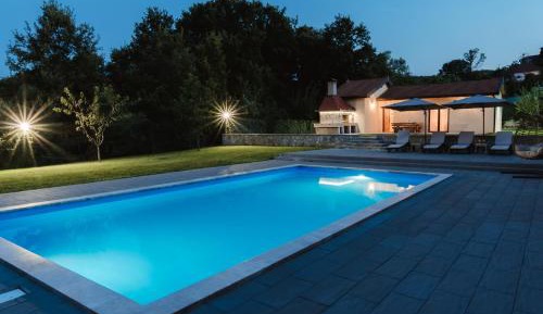 Villa with Swimming Pool