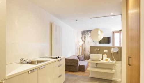 One-Bedroom Apartment with Balcony