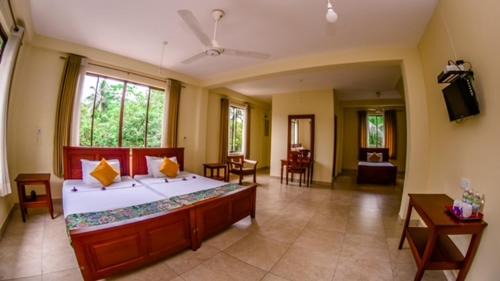 Triple Room with Private Bathroom