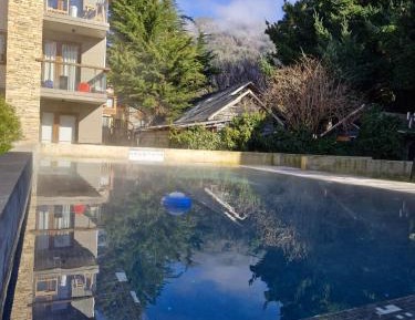 Apartment with Pool View 