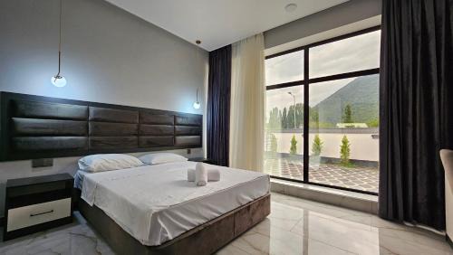 King Room with Mountain View