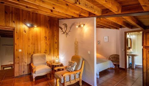 Apartment with Garden View