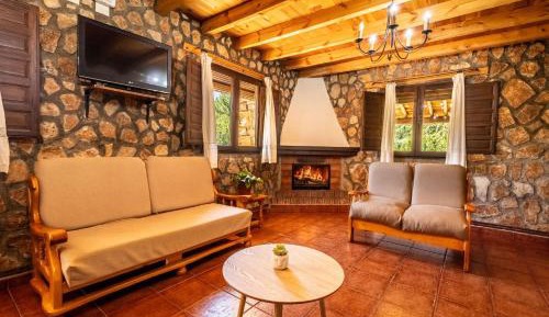 Apartment with Mountain View