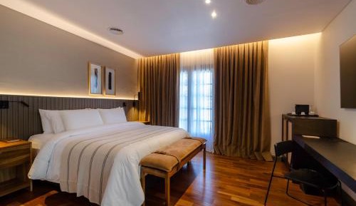 Deluxe Double Room with Balcony