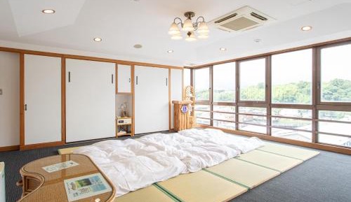 Japanese-Style Room