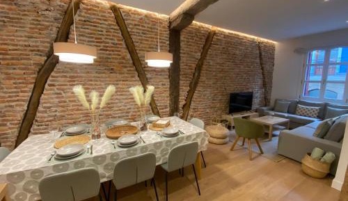 Four-Bedroom Luxury Apartment