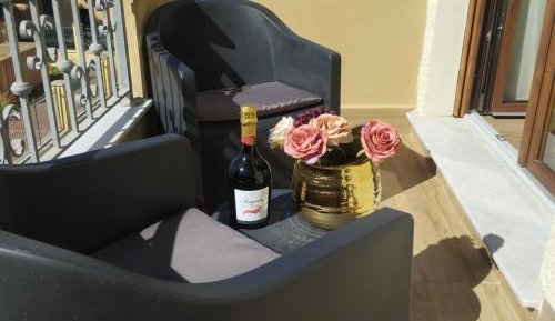 One-Bedroom Apartment with Balcony