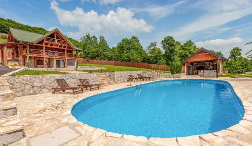 Three-Bedroom Vacation Home 