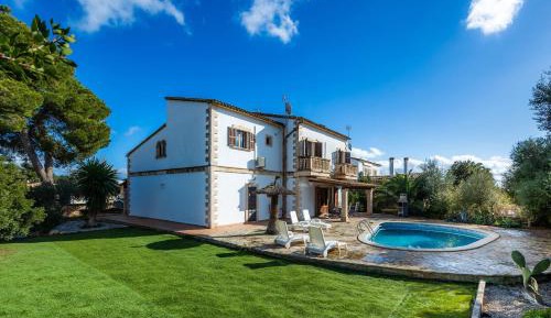 Villa with Garden View