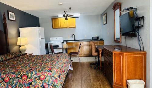 King Room with Kitchenette