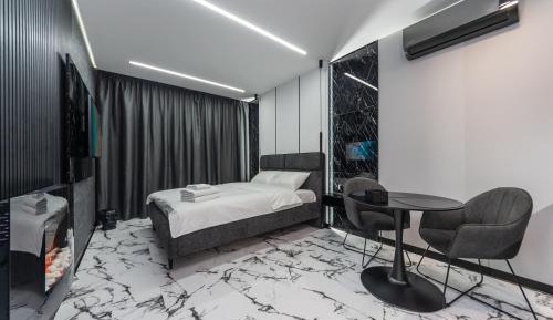 Studio with Spa Bath