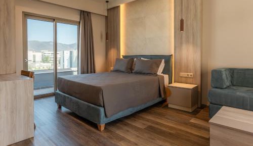  Executive Penthouse Suite with Panoramic View