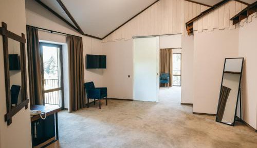 Suite with River View