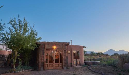 Deluxe Room (2 Adults + 1 Child)