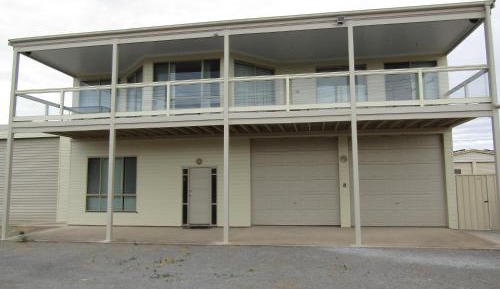 Four-Bedroom Holiday Home