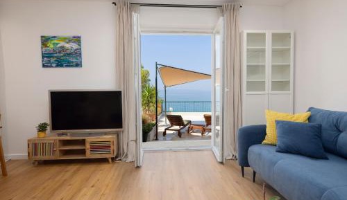 One-Bedroom Apartment with Terrace and Sea View