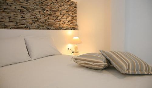 Earthly One-Bedroom Apartment with Garden View