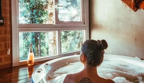 Deluxe Suite with Spa Bath