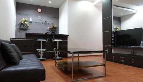 Apartment with Pool View 