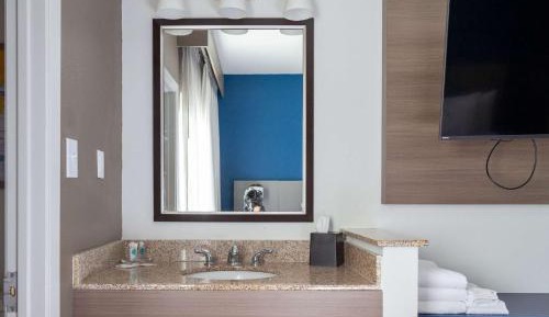 One Room Suite with Courtyard View - Non Smoking