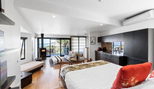 Studio Apartment with Sea View